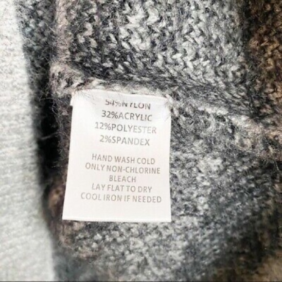 Calligraphie Tiger Print Sweater - Picture 4 of 4